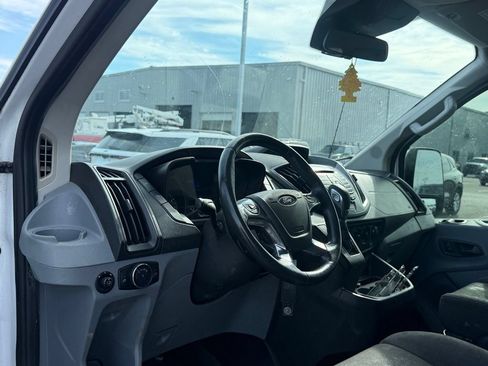 Used 2016 Ford Transit 350 XLT RWD image 4