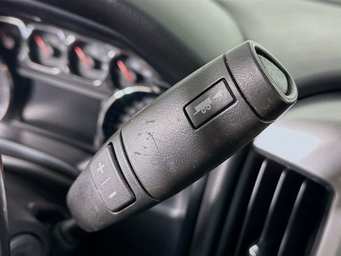 Used 2018 Chevrolet Silverado 1500 LT w/ LT Eassist Package image 23