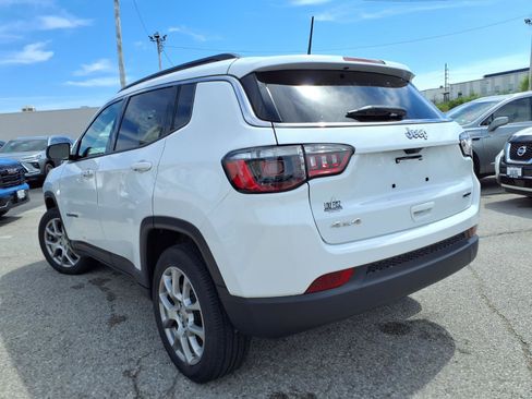 Used 2022 Jeep Compass Latitude image 34