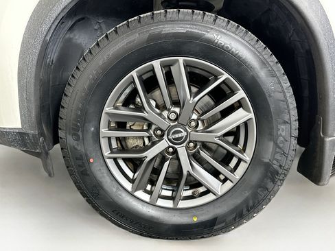 Used 2023 Nissan Rogue S AWD/4WD image 11