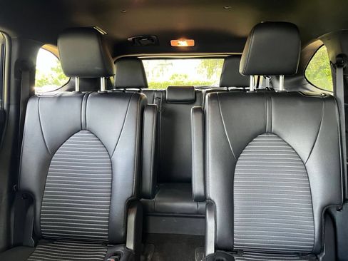 Used 2025 Toyota Highlander XSE AWD/4WD image 36