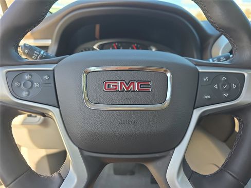 Used 2023 GMC Acadia SLT image 24