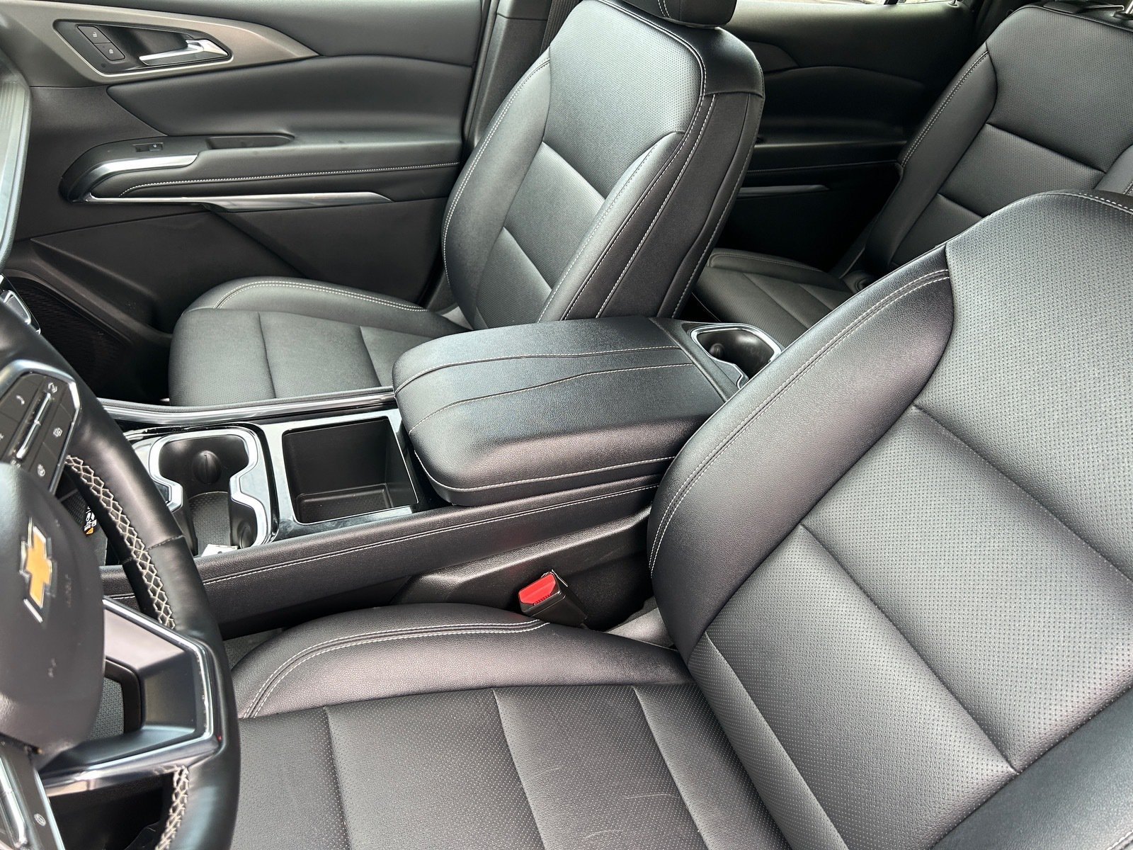 Used 2025 Chevrolet Traverse LT AWD/4WD image 19