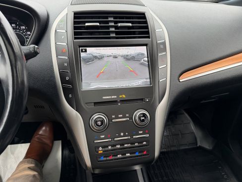 Used 2019 Lincoln MKC Reserve image 25