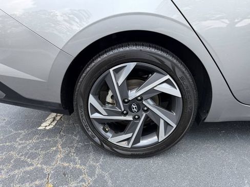 Used 2024 Hyundai Elantra Limited FWD image 41