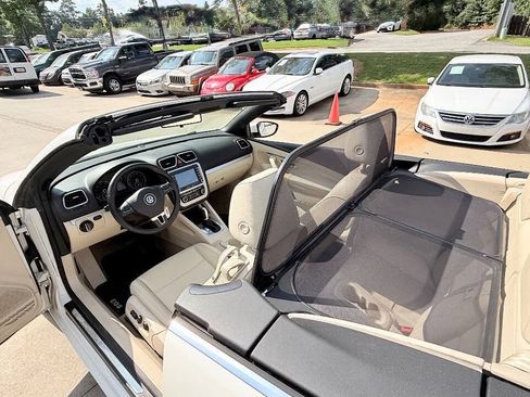Used 2012 Volkswagen Eos Komfort FWD image 41