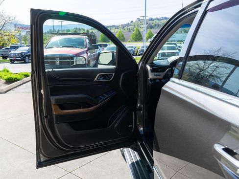 Used 2019 GMC Yukon XL Denali w/ Denali Ultimate Package AWD/4WD image 20