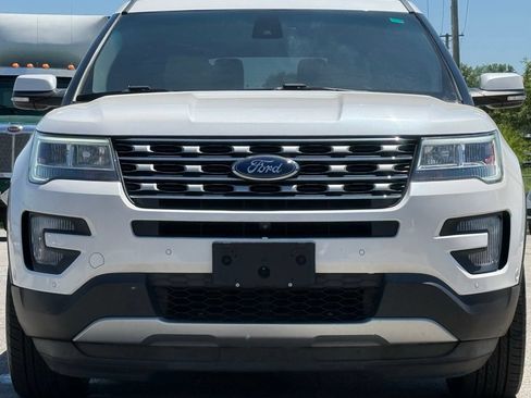 Used 2016 Ford Explorer Limited w/ Equipment Group 301A AWD/4WD image 8