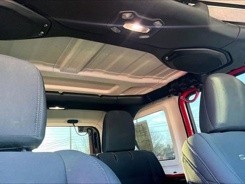 Used 2018 Jeep Wrangler Unlimited Sahara w/ LED Lighting Group image 24