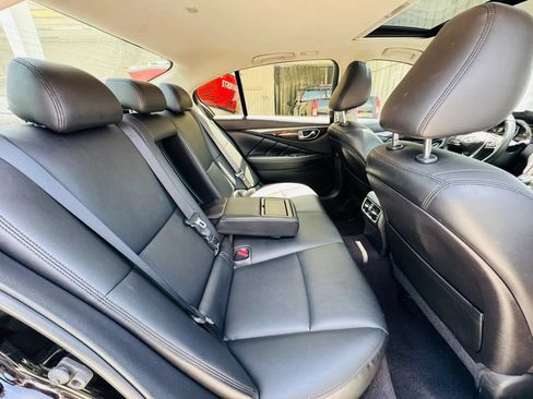 Used 2018 INFINITI Q50 Luxe w/ Essential Package (3.0T Luxe) AWD/4WD image 14