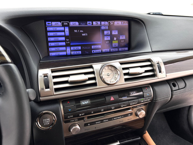 Used 2013 Lexus LS 460 AWD w/ Comfort Pkg image 20
