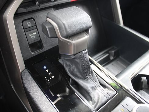 Used 2022 Toyota Tundra SR5 image 11