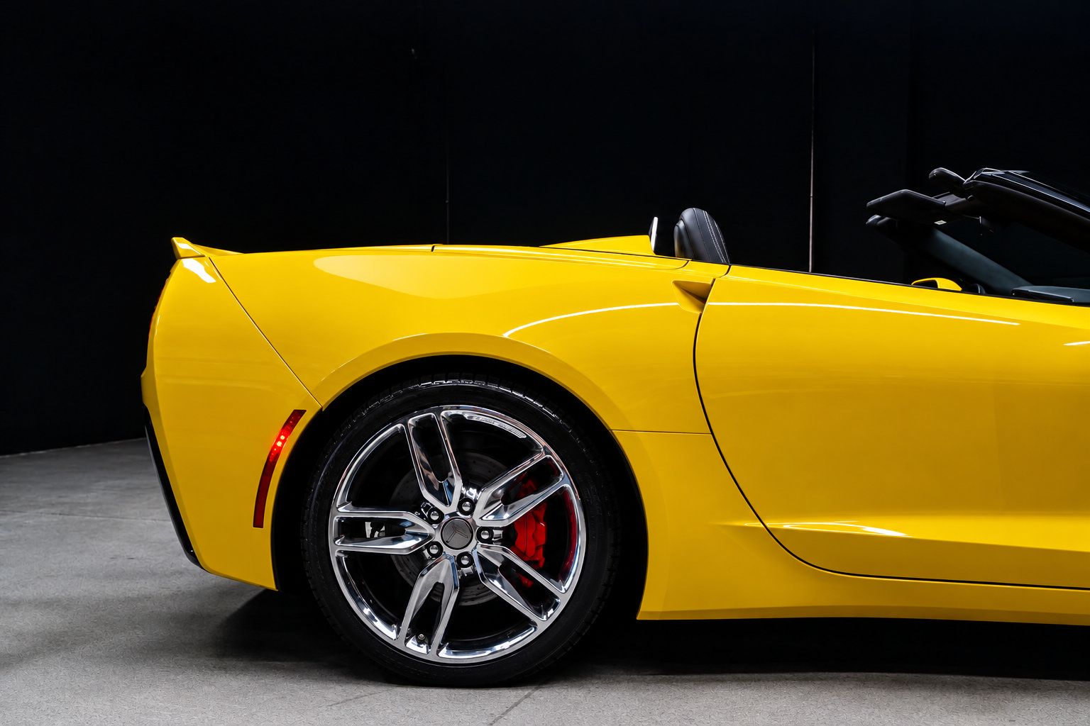 Used 2015 Chevrolet Corvette Stingray Convertible w/ 3LT Preferred Equipment Group RWD image 8
