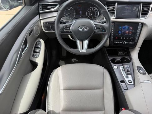Used 2024 INFINITI QX50 Luxe w/ Accent Package FWD image 9