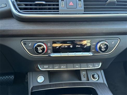 Used 2024 Audi Q5 e Premium Plus image 21