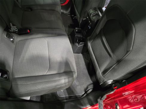 Used 2020 Jeep Gladiator Overland w/ Trailer Tow Package image 11