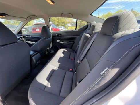 Used 2025 Nissan Altima 2.5 SV image 25