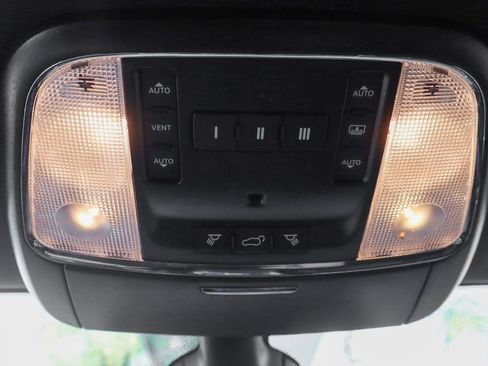 Used 2020 Jeep Grand Cherokee Overland image 29