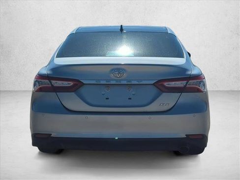 Used 2019 Toyota Camry XLE image 6