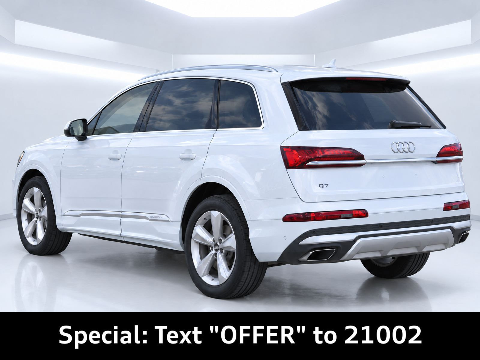 Certified 2025 Audi Q7 2.0T Premium w/ Convenience Package AWD/4WD image 3