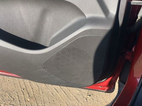 Certified 2022 Chevrolet Bolt EUV LT w/ Comfort Package image 23