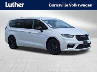 Used 2024 Chrysler Pacifica Limited FWD video 1