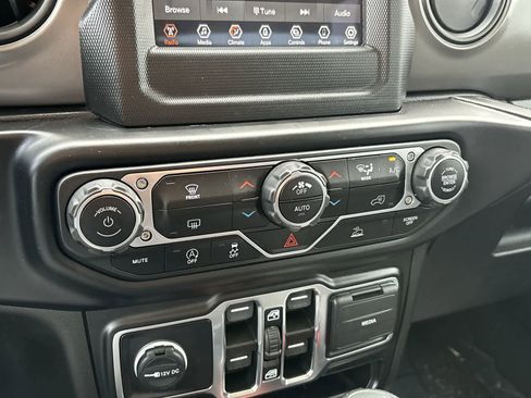 Certified 2022 Jeep Wrangler Unlimited Sport AWD/4WD image 25