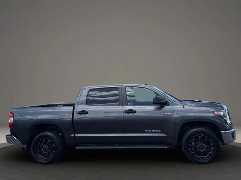 Used 2018 Toyota Tundra SR5 w/ SR5 Upgrade Package AWD/4WD image 6