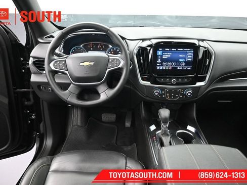 Used 2023 Chevrolet Traverse LT w/ LT Premium Package AWD/4WD image 11