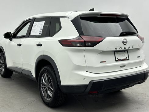 Used 2024 Nissan Rogue S AWD/4WD image 4