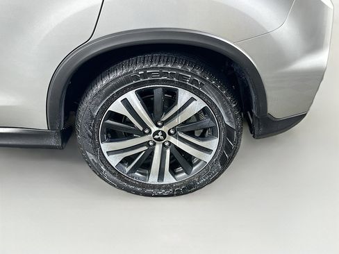 Used 2025 Mitsubishi Outlander Sport ES image 11