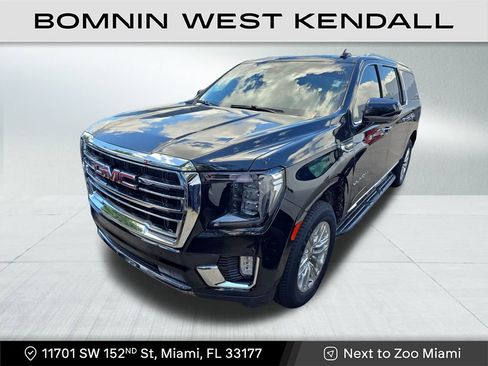 Used 2023 GMC Yukon XL SLT image 2