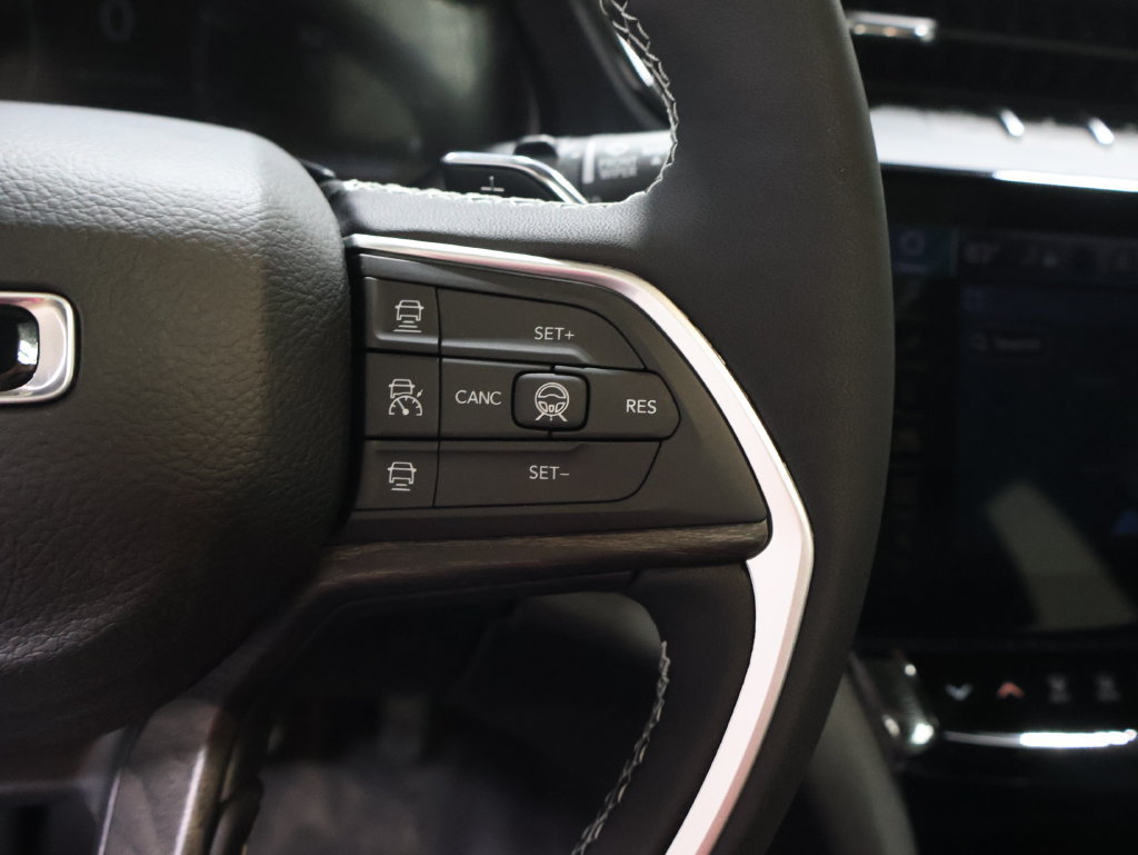 New 2027 Jeep Grand Cherokee Limited AWD/4WD image 24