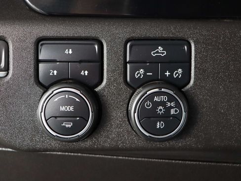 Used 2024 Chevrolet Silverado 2500 LT AWD/4WD image 23