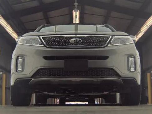 Used 2015 Kia Sorento SX image 3