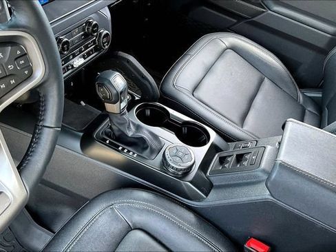 Used 2025 Ford Bronco Badlands AWD/4WD image 13