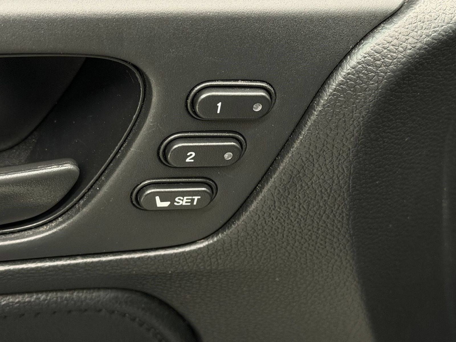 Used 2025 Honda Odyssey EX-L image 18