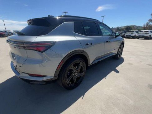 Used 2024 Chevrolet Equinox EV RS image 8