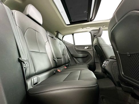 Certified 2025 Volvo XC40 B5 Core w/ Protection Package Premier image 25