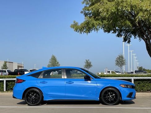 Used 2022 Honda Civic Sport image 3