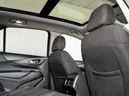 Used 2018 Chevrolet Equinox LT w/ Sun & Infotainment Package AWD/4WD image 6