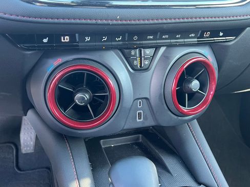 Used 2025 Chevrolet Blazer RS AWD/4WD image 35
