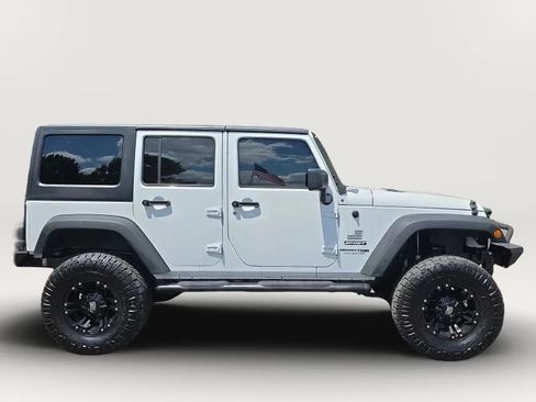 Used 2018 Jeep Wrangler Unlimited Sport S AWD/4WD image 9