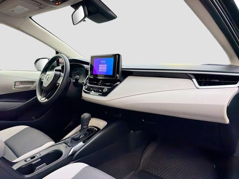 Used 2023 Toyota Corolla LE w/ LE Convenience Package image 5