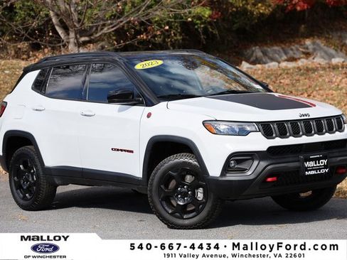 Used 2023 Jeep Compass Trailhawk w/ Trailhawk Convenience Group image 1