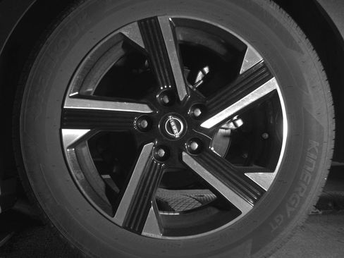 Used 2025 Nissan Sentra SV image 14