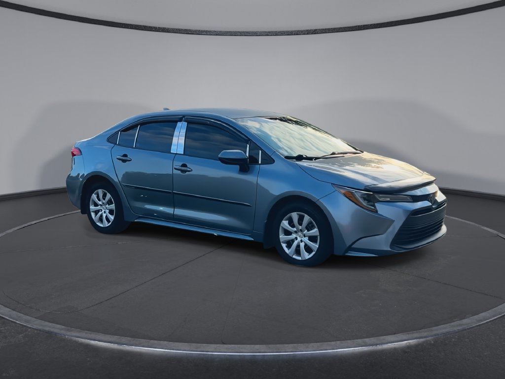 Used 2024 Toyota Corolla LE FWD image 2