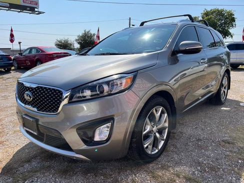 Used 2017 Kia Sorento SX image 4