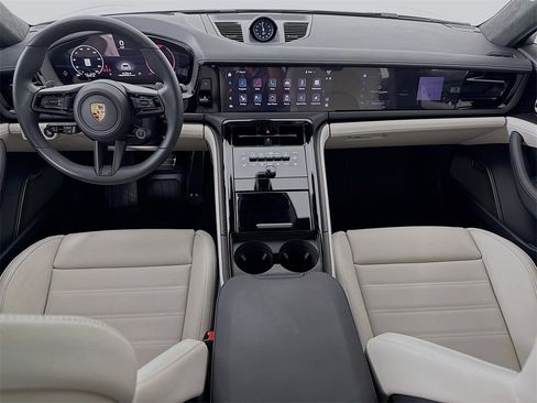 Certified 2025 Porsche Panamera GTS image 29