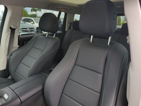 Certified 2026 Mercedes-Benz GLS 450 4MATIC image 24